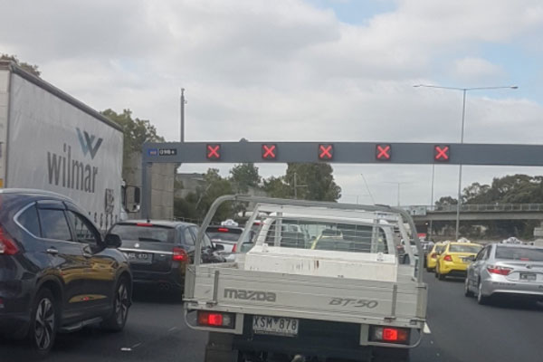 Article image for Tullamarine Freeway closed after high-voltage power lines come down