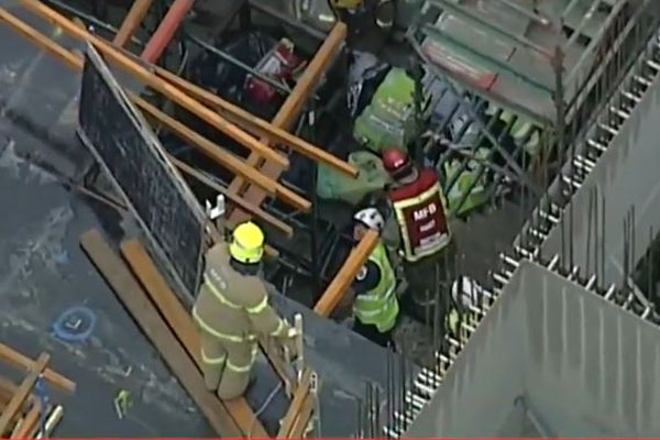 Article image for Rescue operation underway after tradesman falls off scaffolding in North Fitzroy