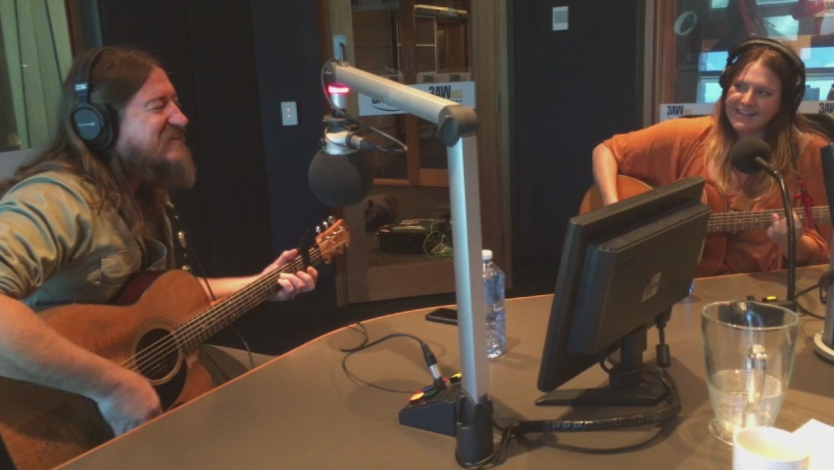 Article image for Adam Eckersley and Brooke McClymont perform “Train Wreck” in the 3AW studio