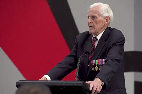 Article image for World War II veteran and Essendon legend Jack Jones inspires AFL players