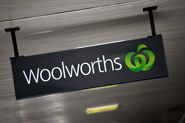 Article image for Customers forced to abandon shopping as Woolworths registers go down