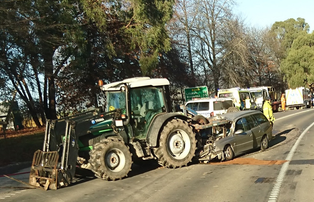 Article image for Station wagon slams into tractor in nasty smash