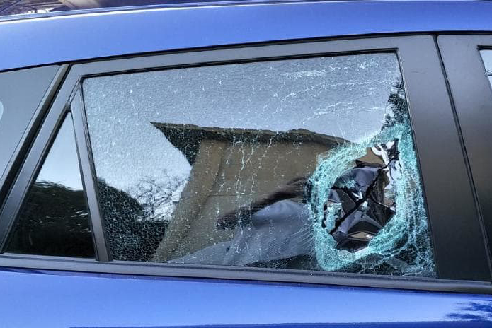 Article image for Hammer thrown through car window in ‘terrifying’ unprovoked road rage attack