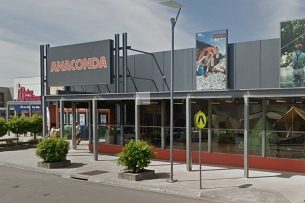 Article image for Car smashes through front doors in Frankston Anaconda store robbery