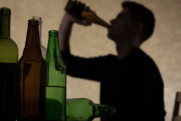 Article image for The argument to raise the drinking age to 21 after study reveals link to adulthood drinking
