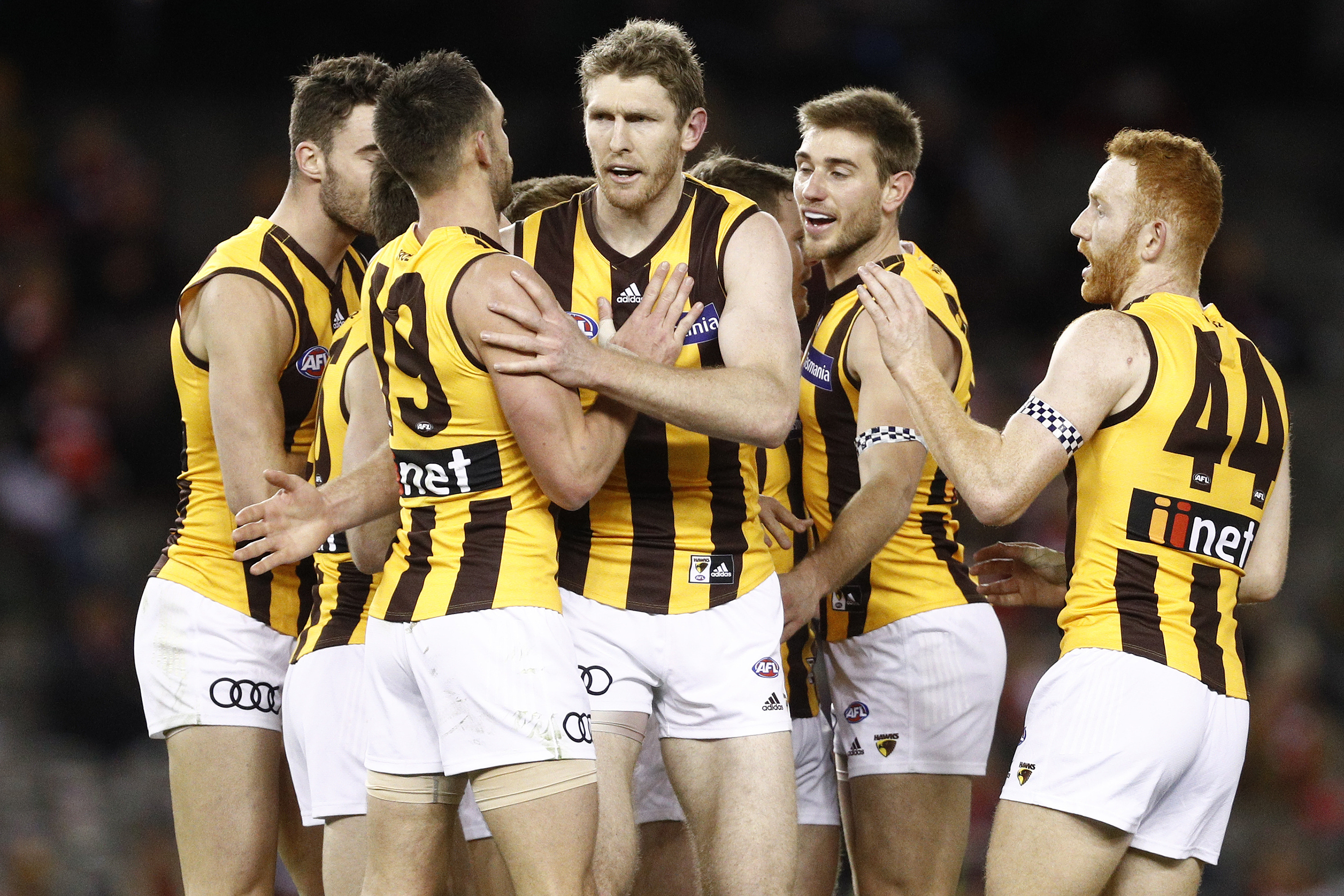 Article image for Hawthorn survives a Saint scare to slip back into the top four