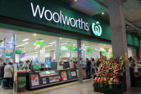 Woolies boss would have rolled out bag ban ‘differently’ as sales slump