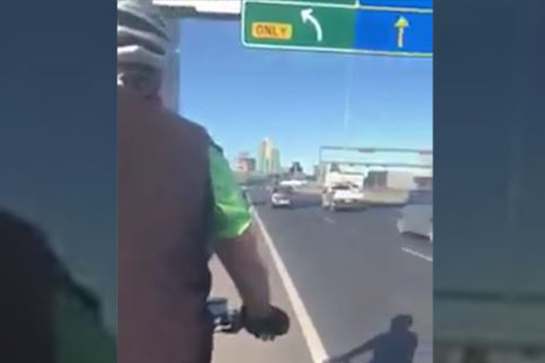 Article image for Rickshaw rider takes wrong turn and ends up on the West Gate Freeway
