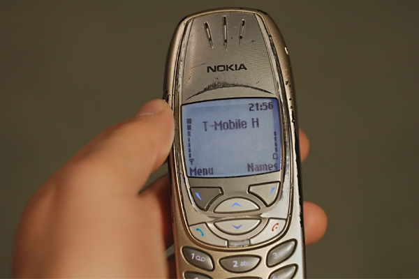 Article image for Sales of ‘dumb phones’ without internet connectivity on the rise