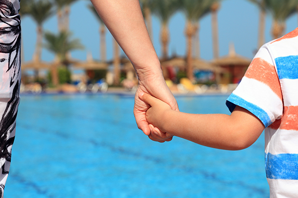 Article image for Parents being urged to put down their phones and watch their children at public pools
