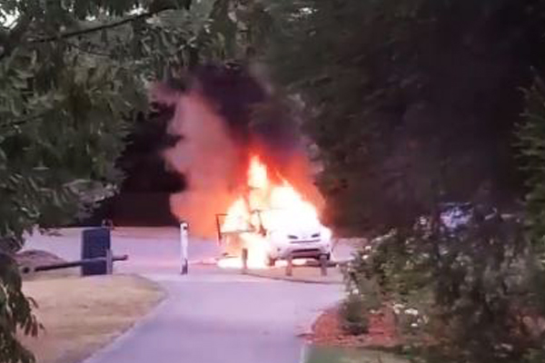 Article image for VIDEO: Car explodes in Mount Waverley
