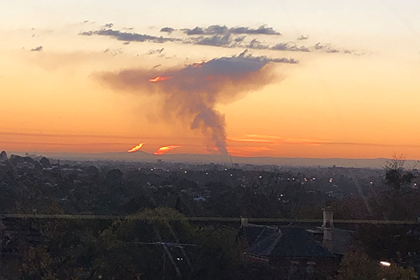 Article image for Grass fire sends smoke soaring into Melbourne’s sky