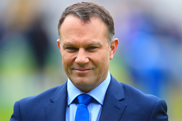 Former cricketer Michael Slater kicked off plane amid angry spat