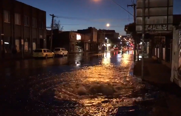 Article image for Johnston St burst main and freeway crashes cause traffic delays