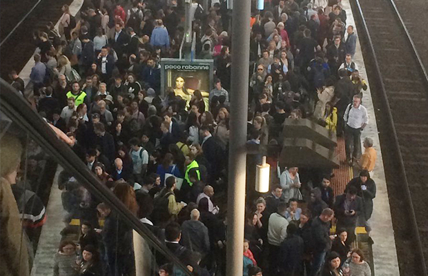 Article image for Southern Cross escalator saga: Commuters given new timeline