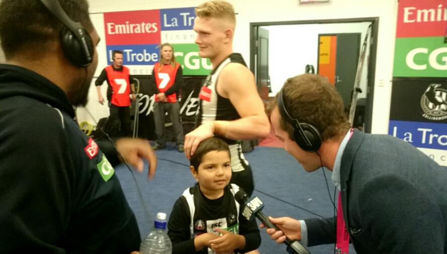 Article image for Pies defeat Power with the touching support of young sick fan