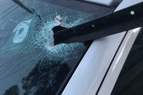 Article image for Near miss: Steel beam smashes through windscreen