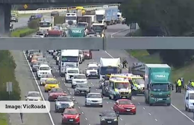 Article image for Desperate scenes on the Monash: Motorcyclist down, freeway closed