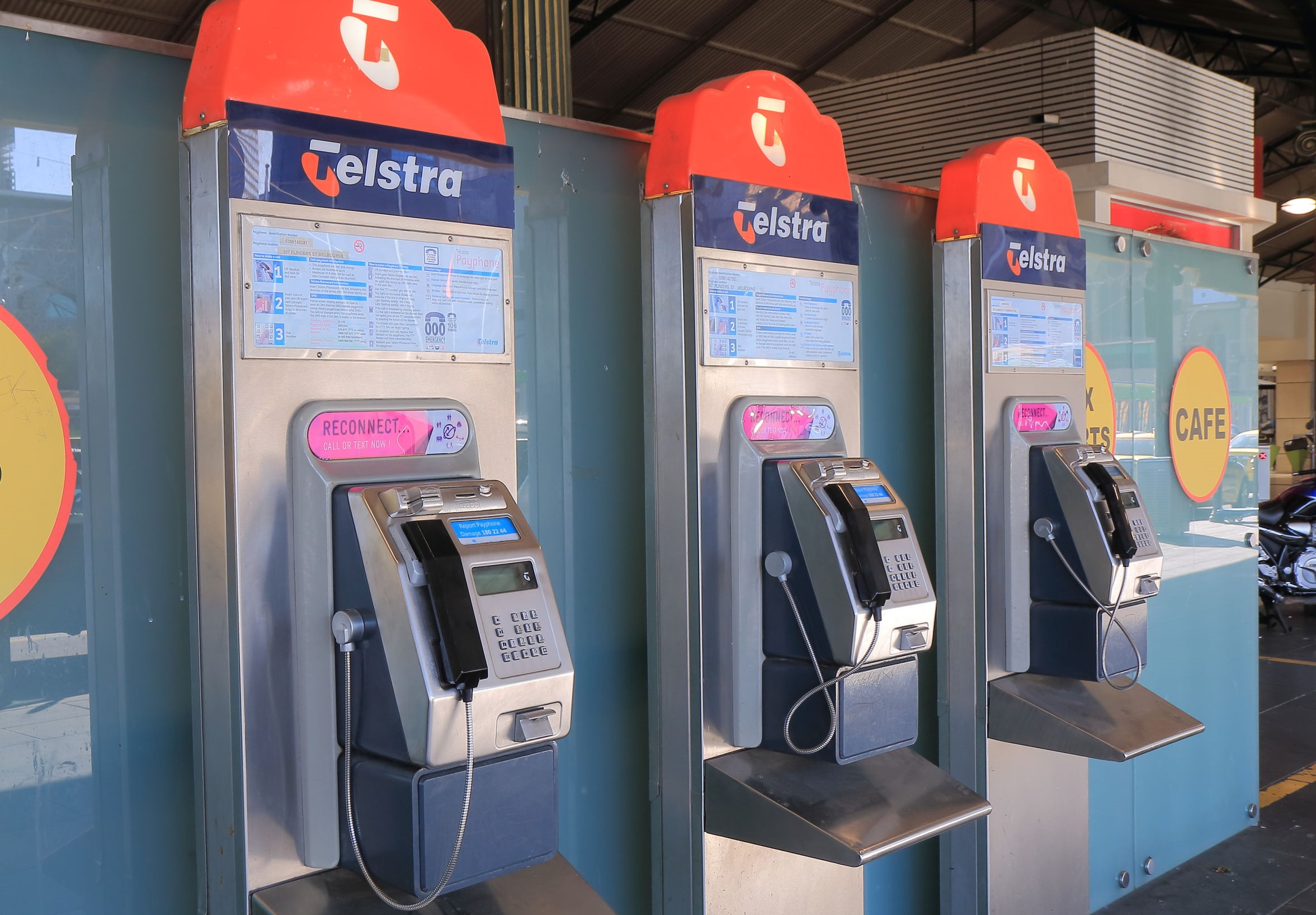 Article image for Telstra upgrades payphones to receive calls, Tom Elliott asks ‘who would use this?’