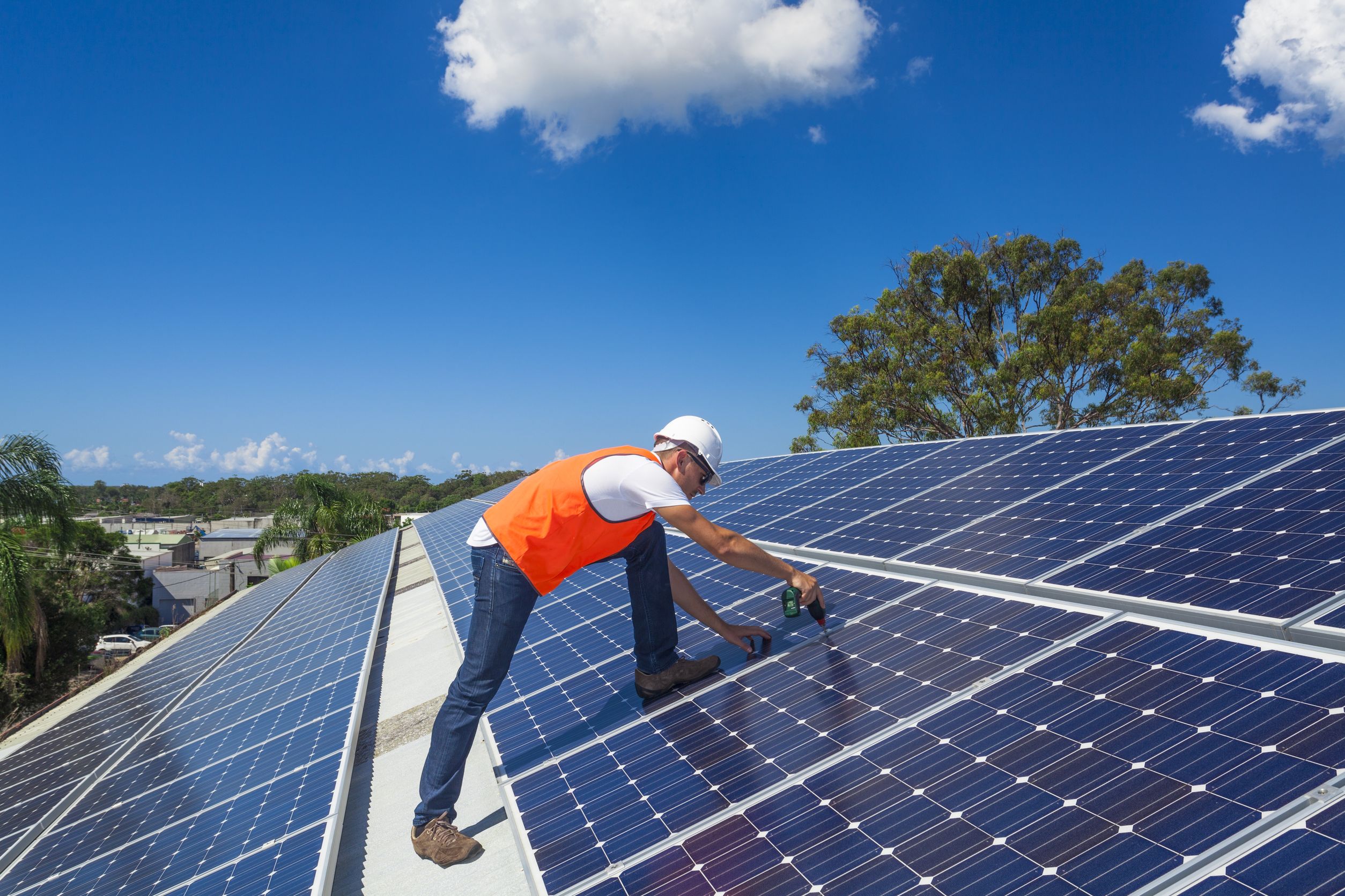 Article image for ‘We’re talking a total disruption in the solar industry’: Neil Mitchell criticises roll out of rebate scheme