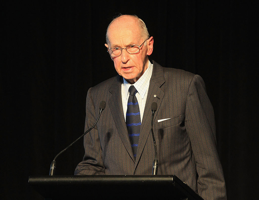 Article image for Tributes flow for Former Victoria Police chief commissioner Mick Miller