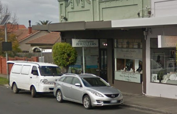 Article image for Jewellery store robbed, car ‘bangs’ as it’s burned out in dramatic Malvern East morning