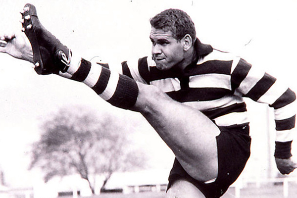 Article image for Tributes flow for AFL/VFL legend Graham ‘Polly’ Farmer