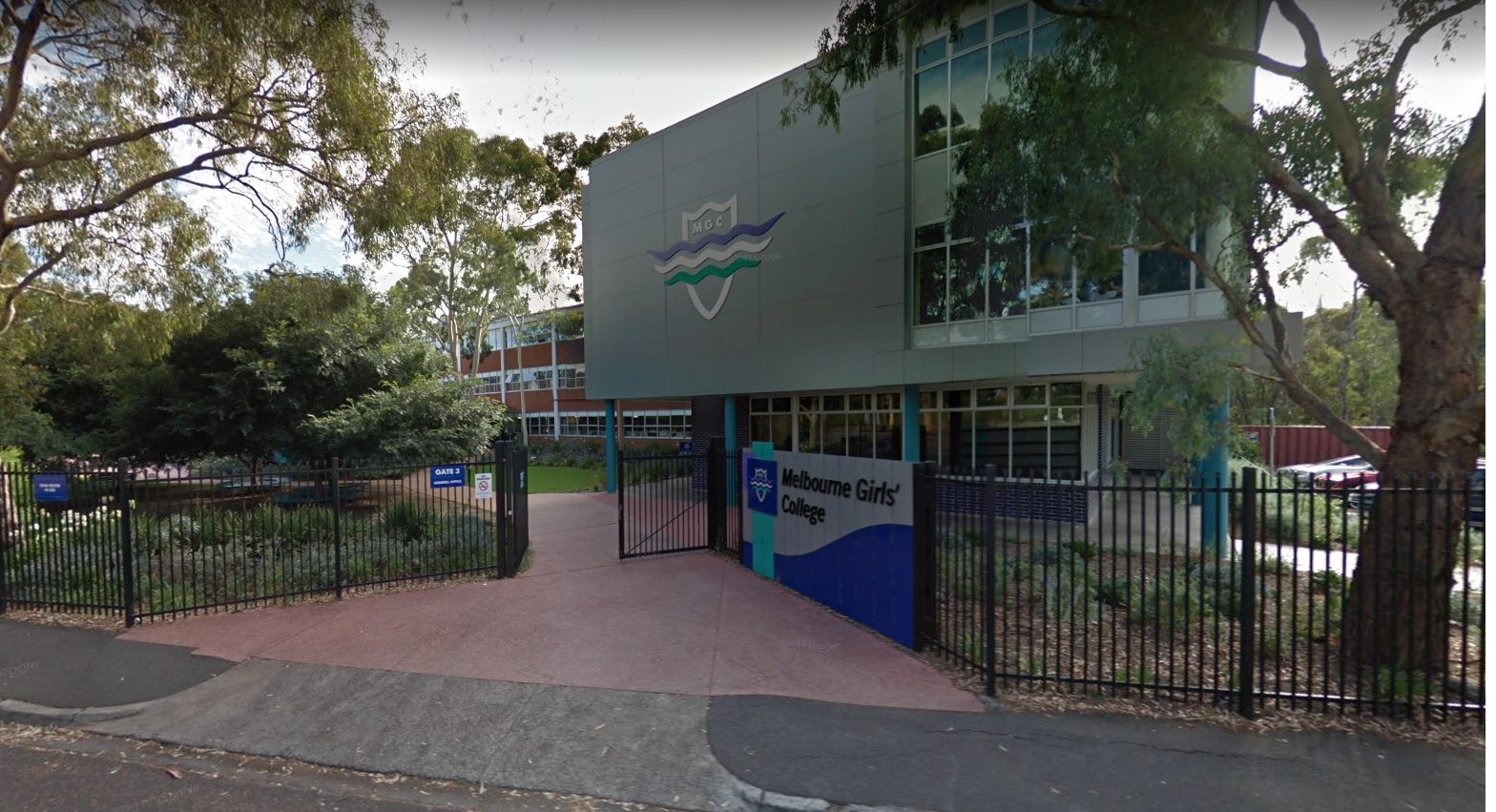 Article image for Melbourne Girls College removes ALL bins to prevent waste