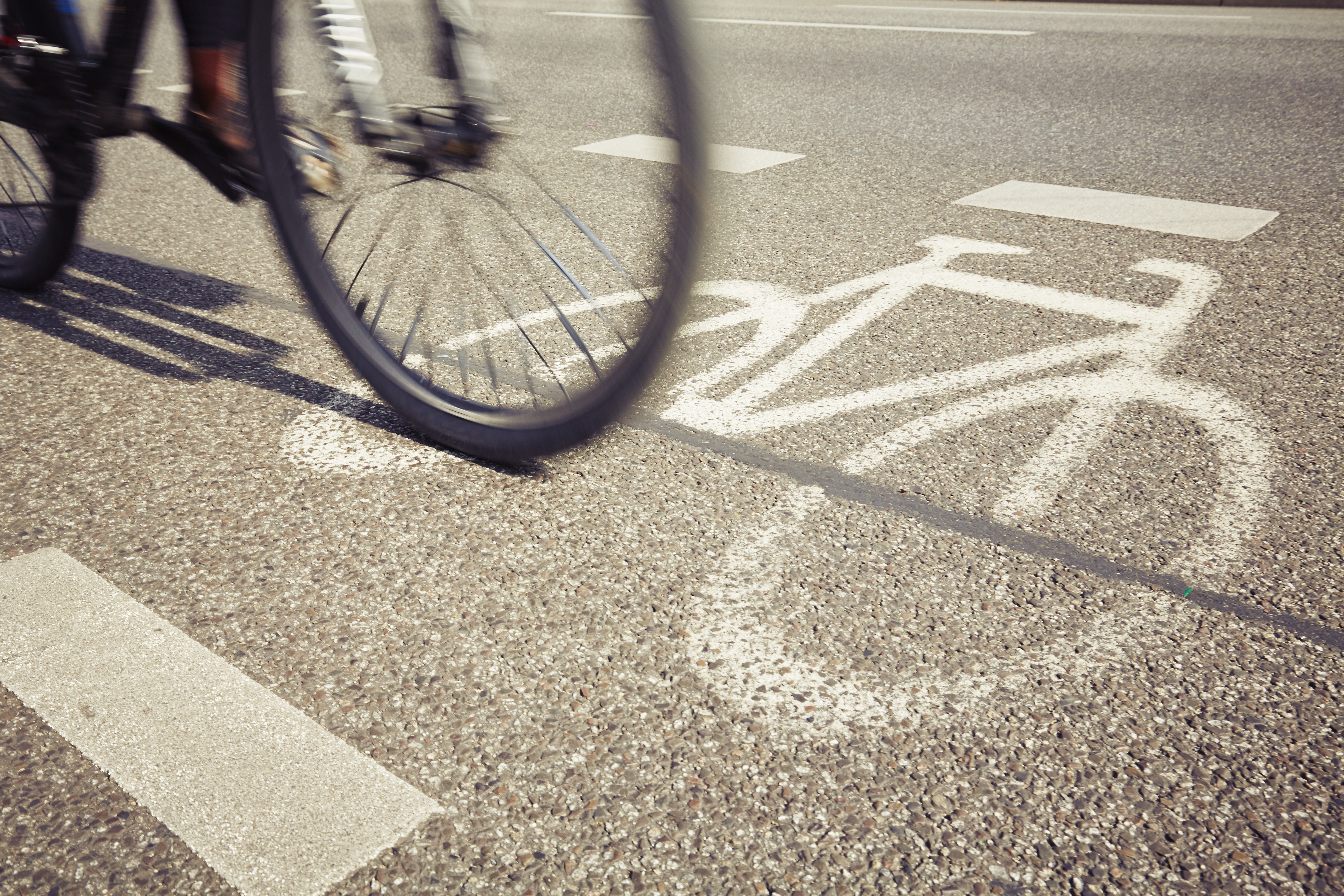 Article image for ‘Unworkable’: Push for cyclists to have one metre gap on the road