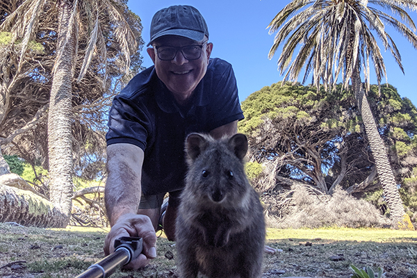 WATCH | John Stanley nails the perfect quokka selfie