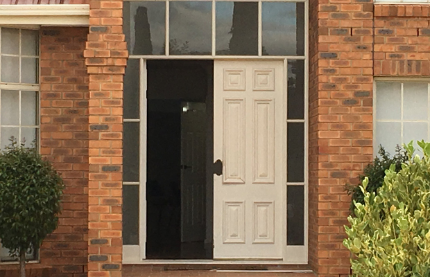 Article image for ‘They busted the door down’: Police swarm Greenvale home over Meadow Heights assault