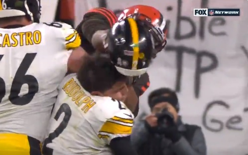 American footballer set for huge ban after shocking NFL incident - 3AW