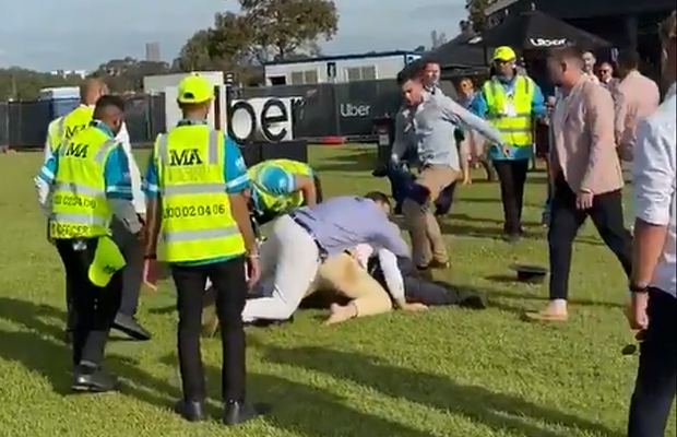 Article image for Cup brawl: Ugly fight breaks out at Flemington — video