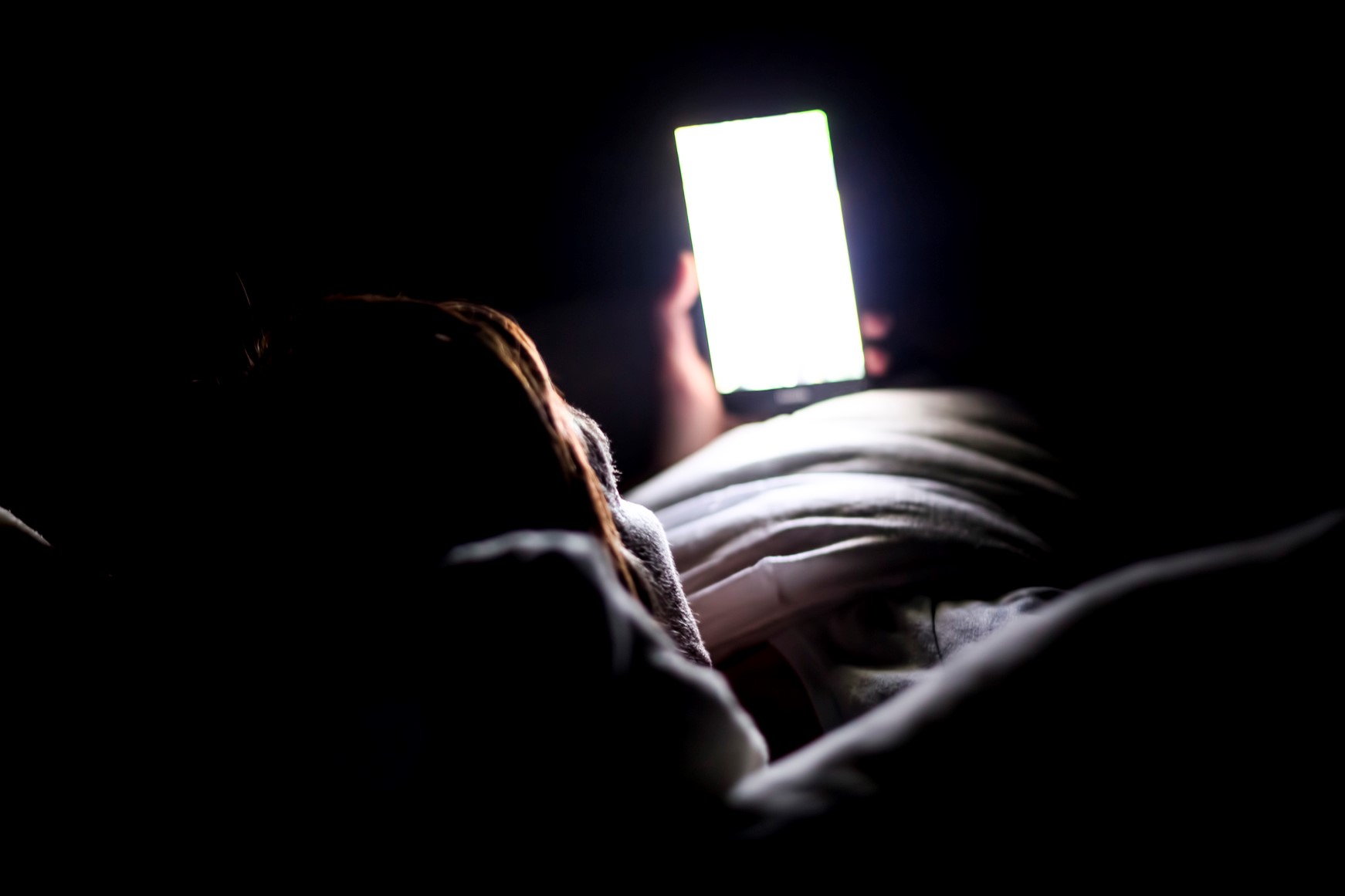 Article image for Why ‘night mode’ on your phone might be keeping you awake