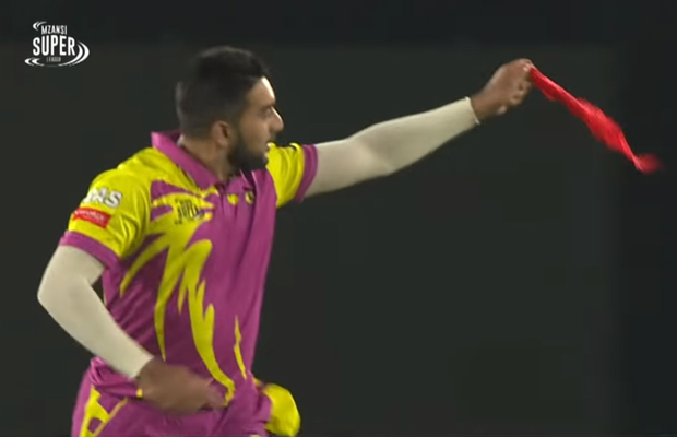 Article image for Cricketer pulls magic trick after taking wicket