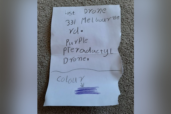 Article image for Have you seen this drone? Mornington Peninsula woman receives adorable note from young neighbour