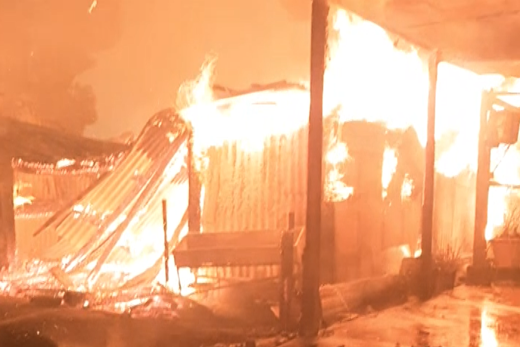 Article image for VIDEO: Hero cops save elderly couple from burning Buchan house