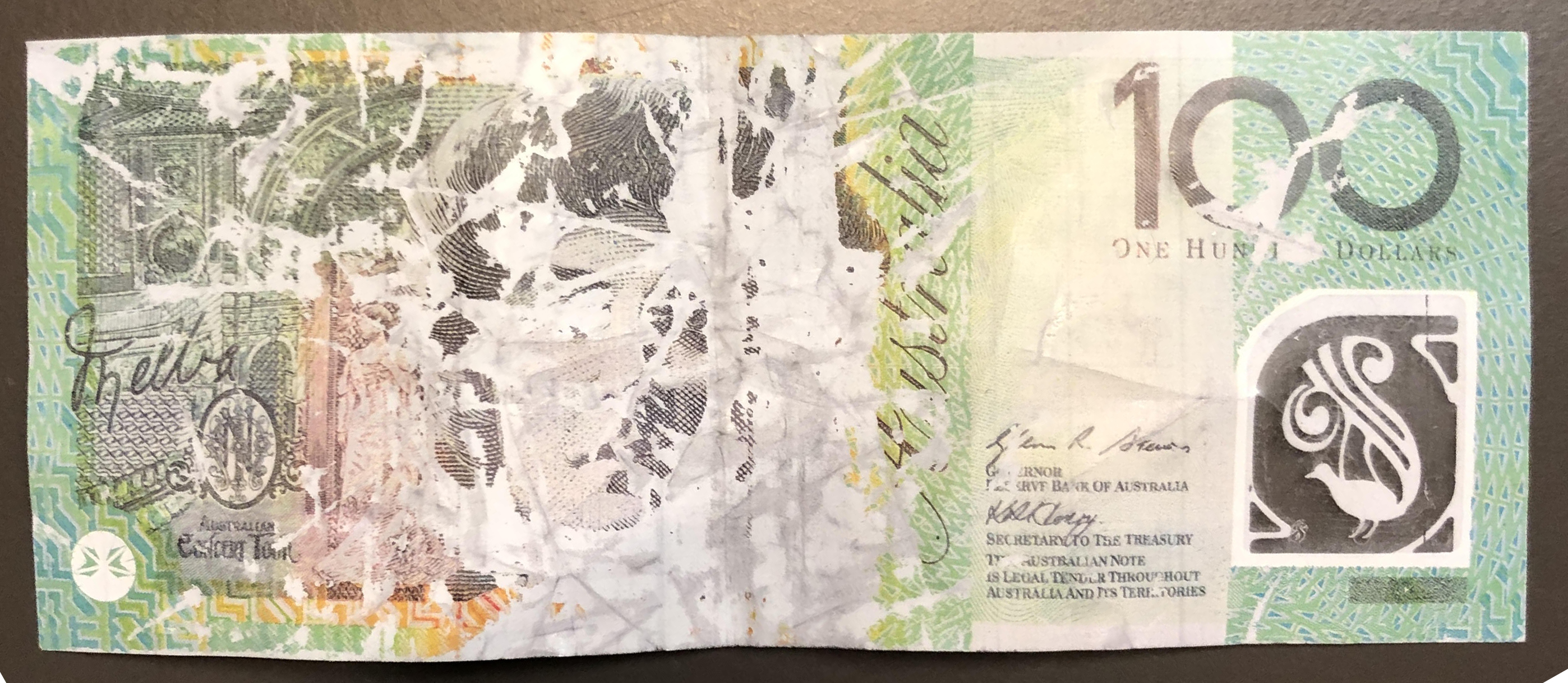 Some very convincing counterfeit $100 notes are circulating in ...