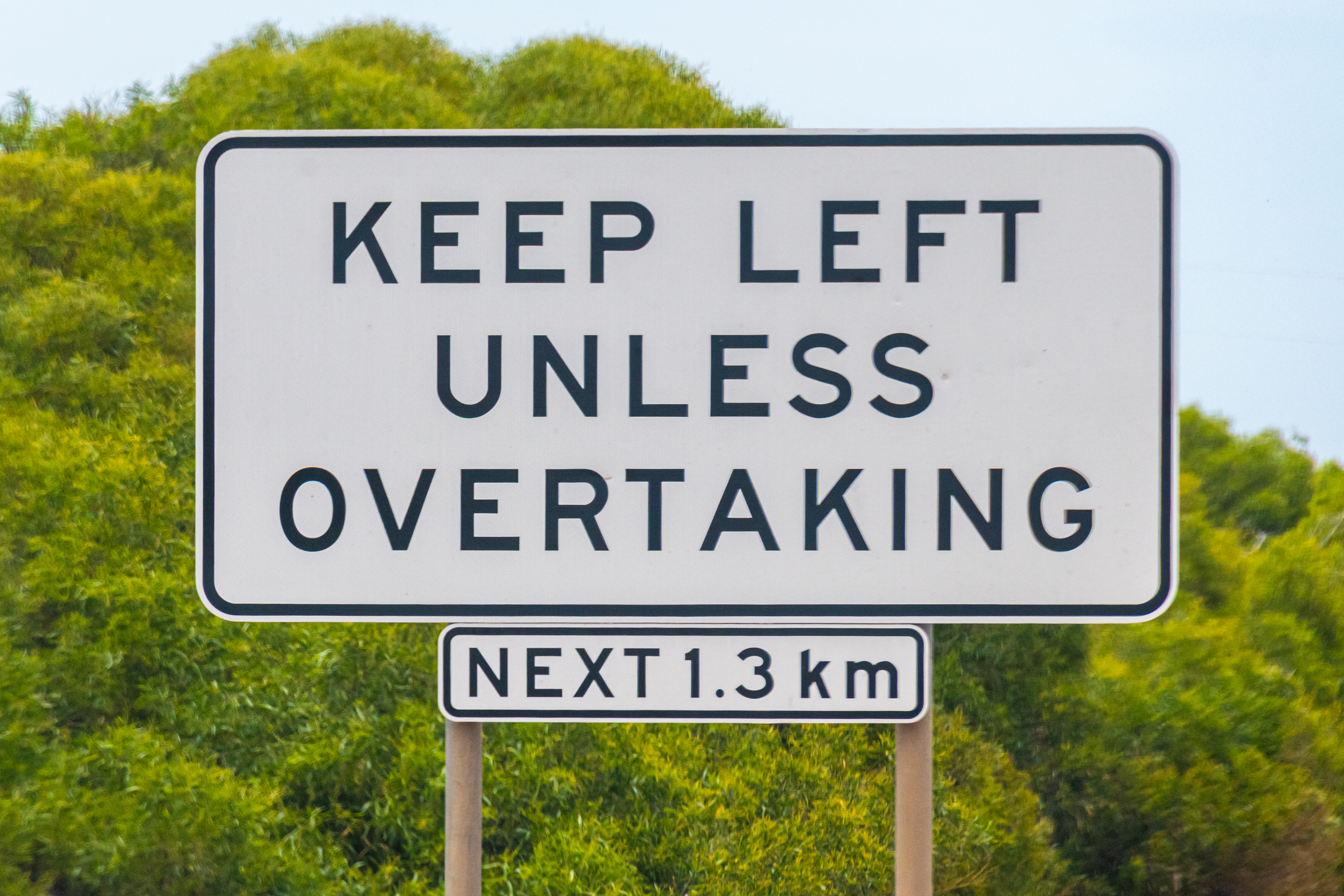 Article image for Push for speed limits to be scrapped while overtaking in Victoria