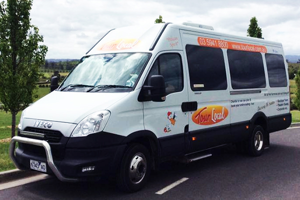 Article image for Pakenham bus operator helps the elderly get to the supermarket amid coronavirus panic