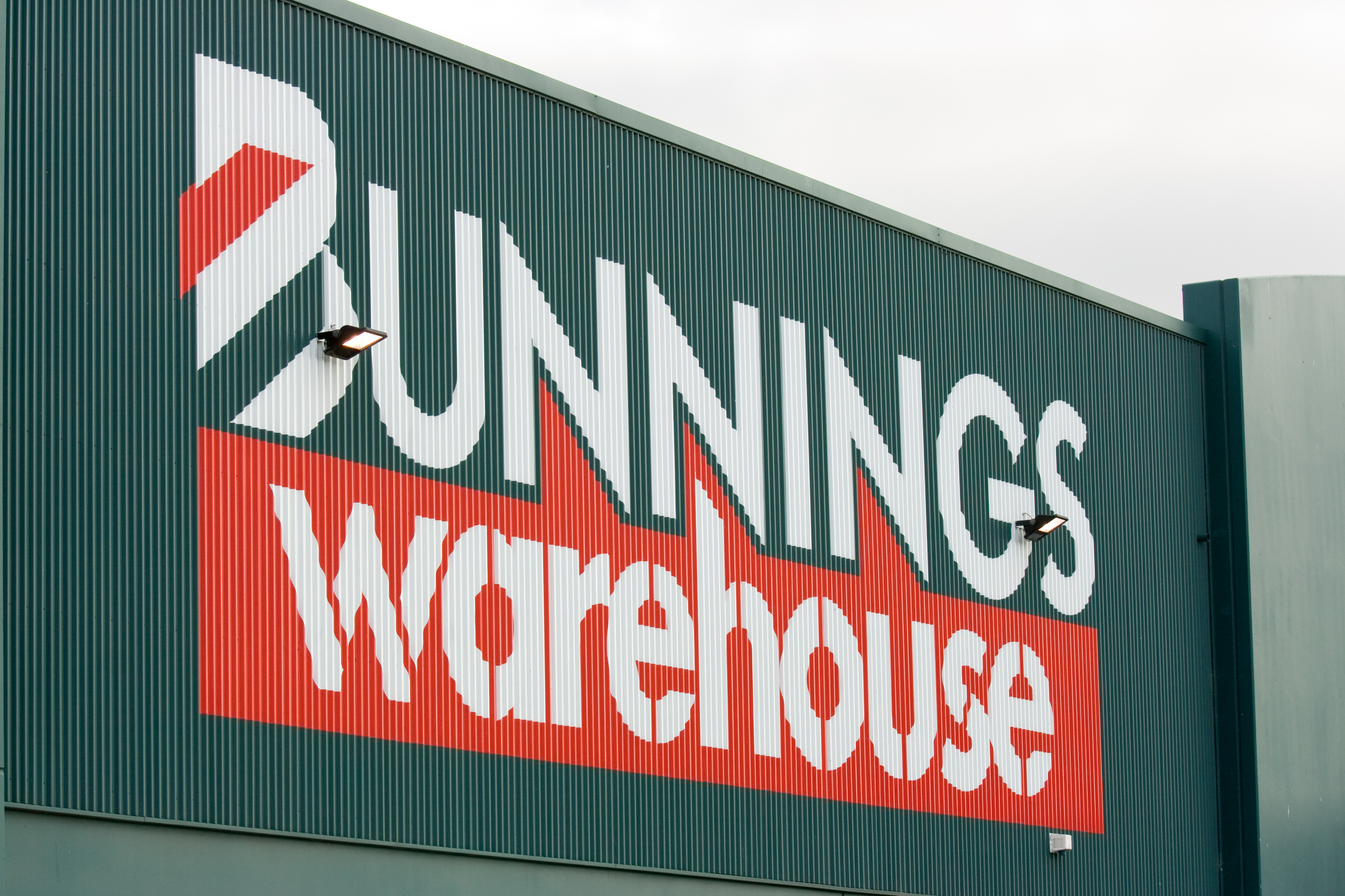 Article image for Tom Elliott finds out why Bunnings has been so popular lately!