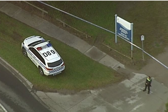 Article image for Cranbourne primary school closed after body found in car park