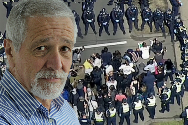 Article image for What Neil Mitchell thinks police are ‘getting wrong’ in the crackdown on COVID-19 breaches