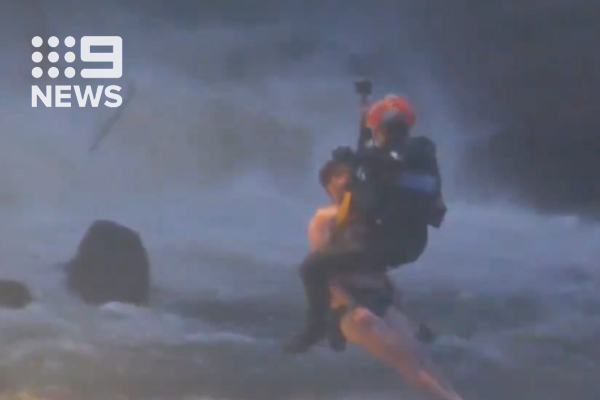 Article image for Swimmers rescued from Yarra River in dramatic fashion