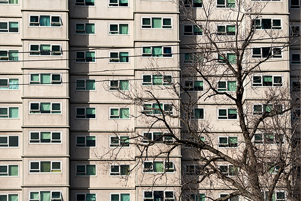 Article image for Ombudsman finds Melbourne’s public housing lockdown breached human rights