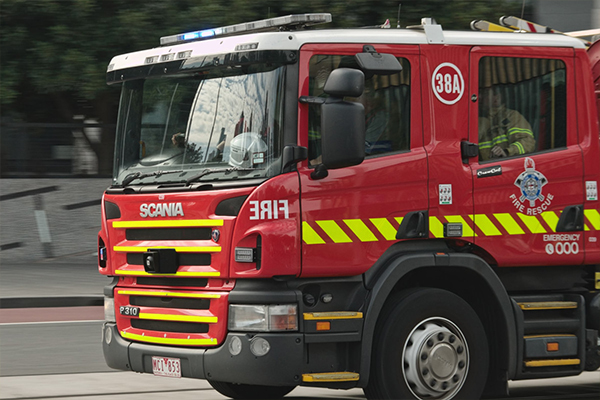 Article image for Fire in high voltage gantry sends burning debris and smoke across roads in Melbourne’s east