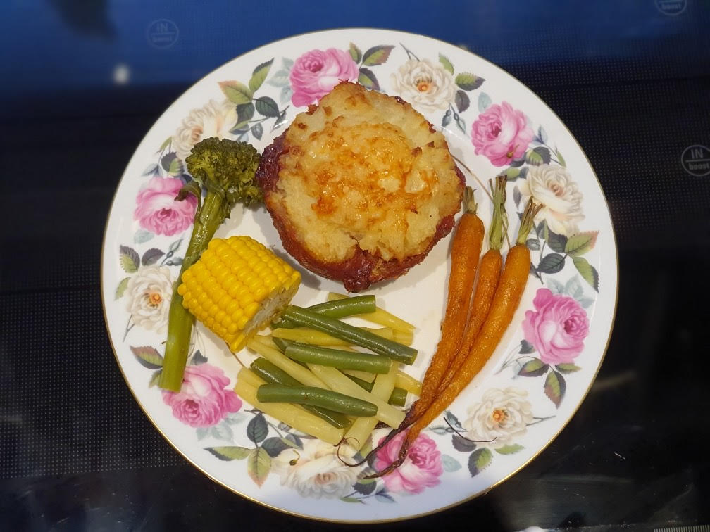 Article image for Dining with Den – Mini Meatloaf