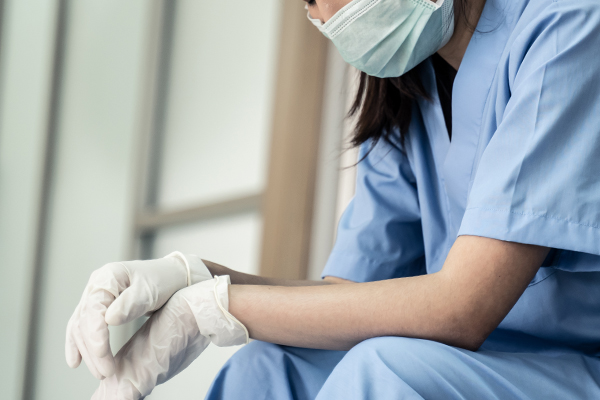 Article image for Furious nurse mocks construction worker who ‘doesn’t agree’ with masks