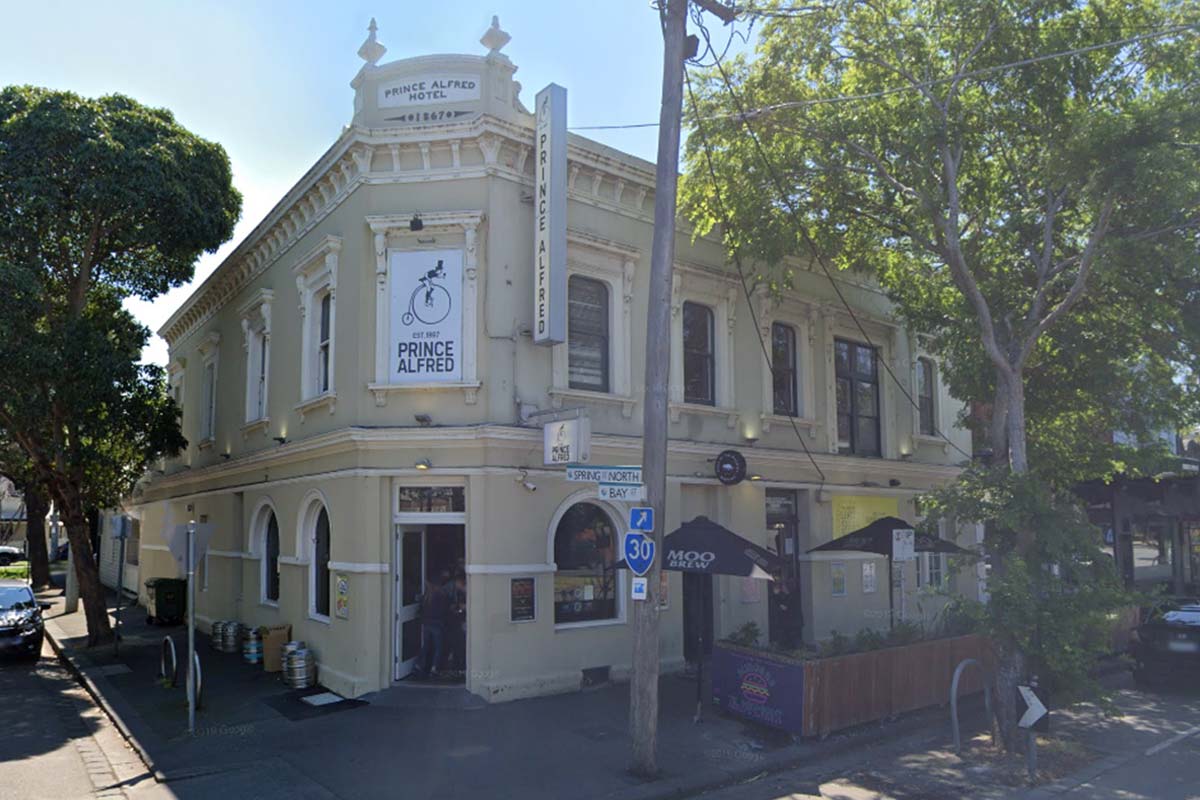 ‘Not responsible’: Prime Minister criticised for supporting pub’s beers for jabs offer