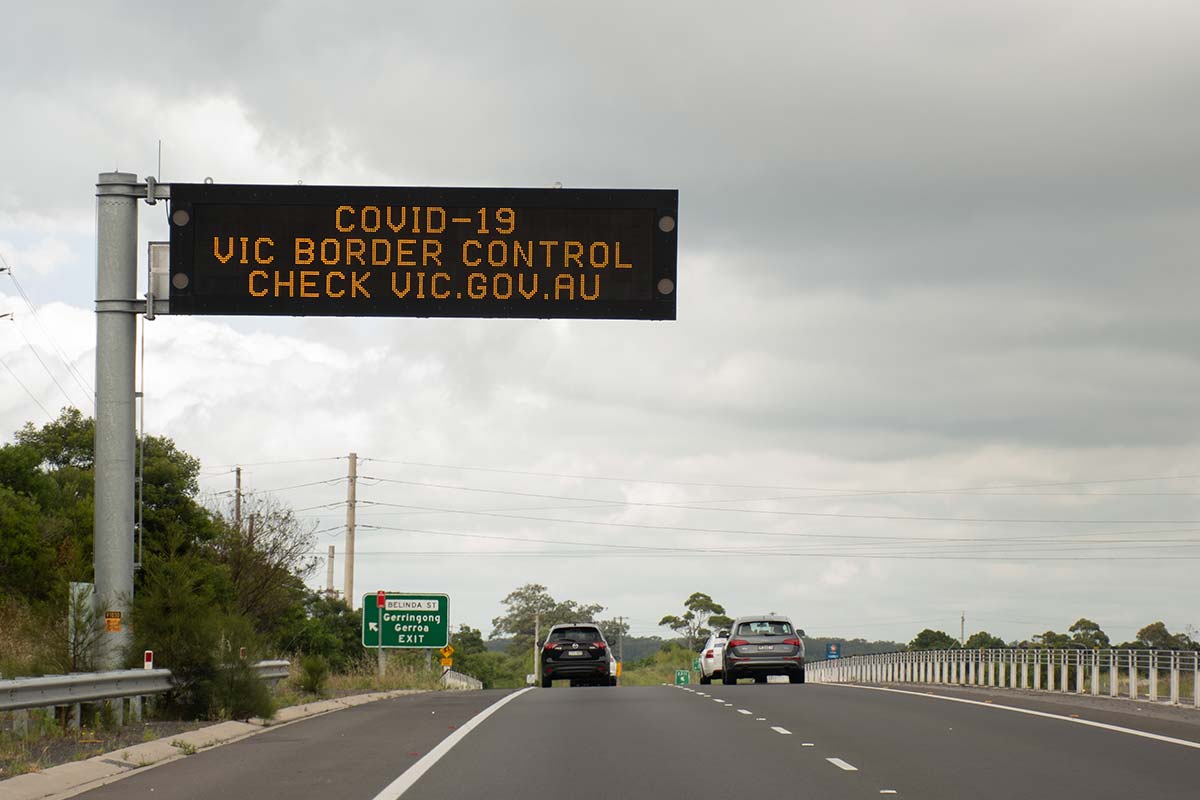 Sign at the Victoria-NSW border